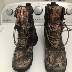 Hunting boots